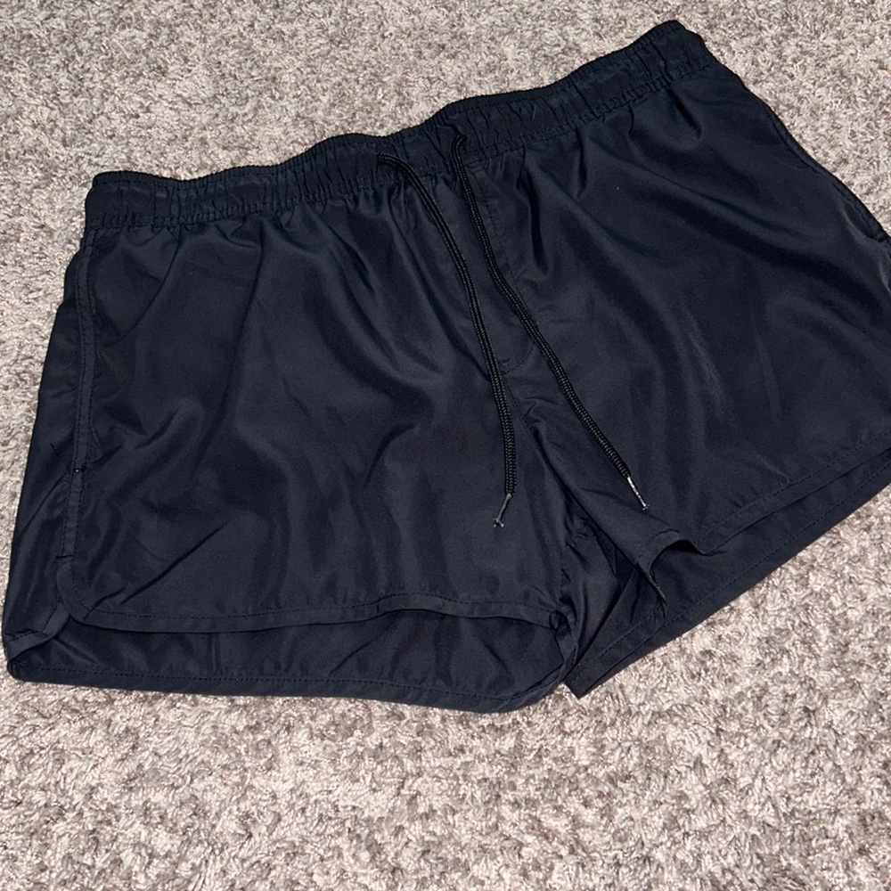 H & M black mesh lined running shorts draw string elastic waist size large